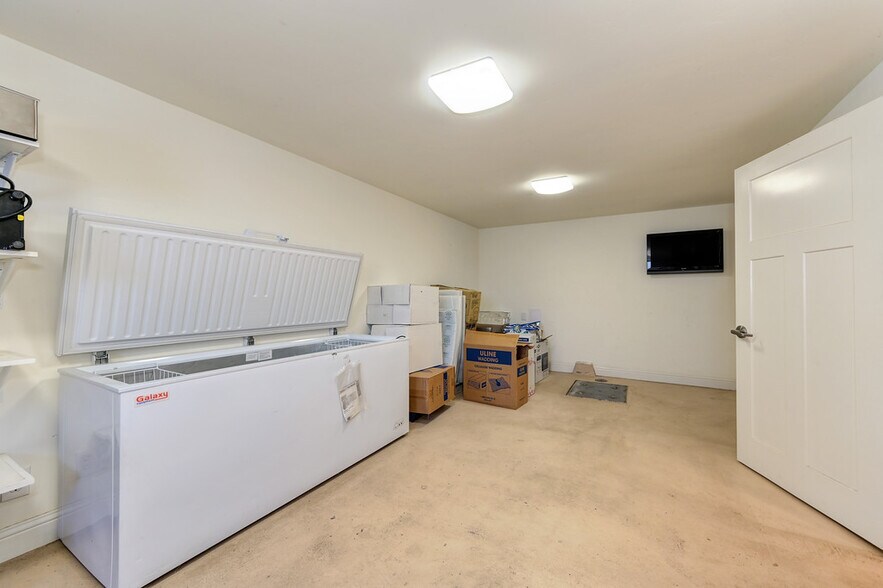 More Photos Of 27 S Main St, Colfax Storefront For Lease