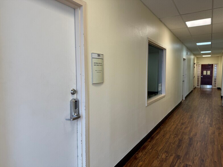 More Photos Of 99-128 Aiea Heights Dr, Aiea Medical For Sale