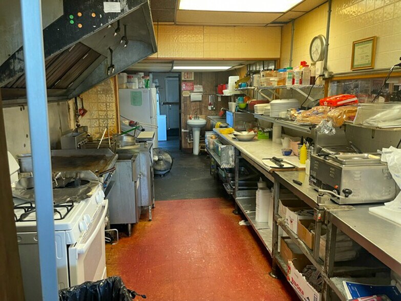 More Photos Of 1112 Madison St, South Roxana Restaurant For Sale