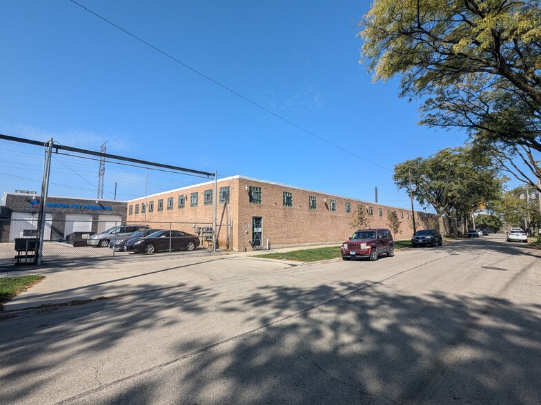 Primary Photo Of 224 N Maplewood Ave, Chicago Warehouse For Sale