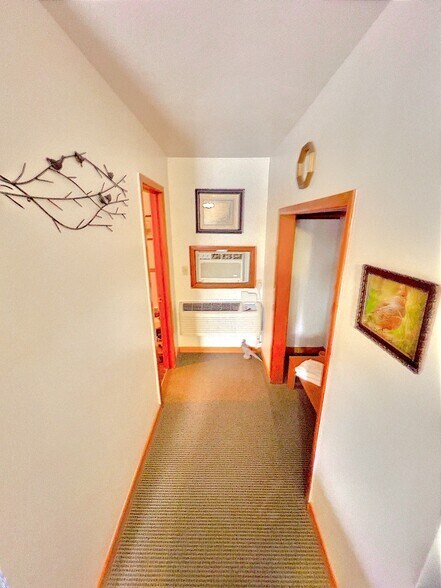 More Photos Of 413 W Broadway St, Hollis Hotel For Sale