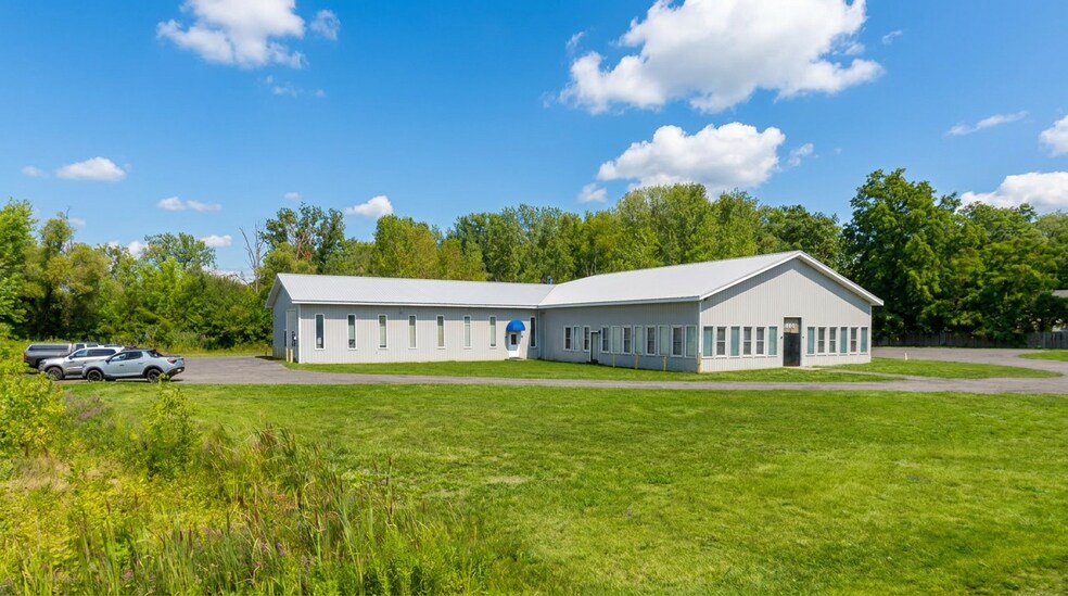 Primary Photo Of 841 County Route 37, Central Square Showroom For Lease
