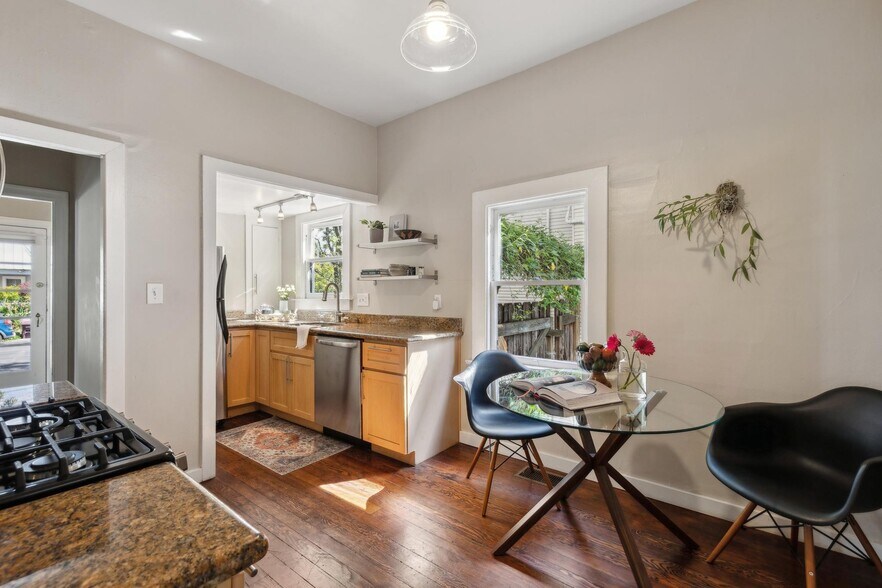 More Photos Of 449 37th St, Oakland Apartments For Sale