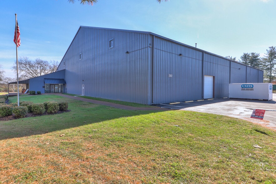 More Photos Of 605 River Rock Blvd, Murfreesboro Health Club For Lease