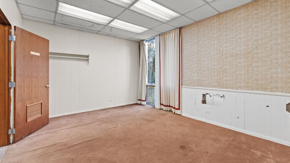 More Photos Of 507 Hickory St, Texarkana Office For Sale