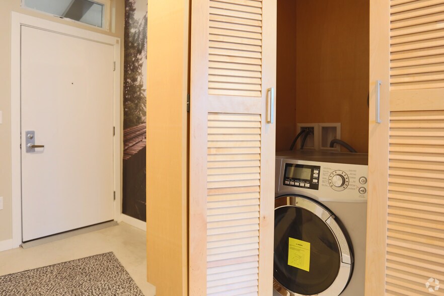 More Photos Of 4780 SE Milwaukie Ave, Portland Apartments For Lease