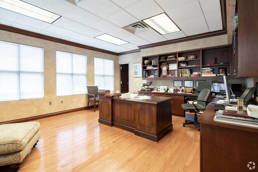 More Photos Of 1500 19th St S, Birmingham Medical For Sale