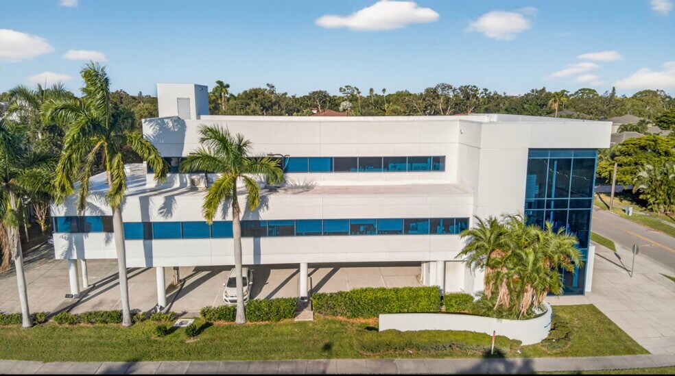 More Photos Of 2426 S Tamiami Trl, Sarasota Medical For Sale