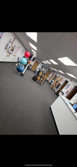 More Photos Of 42850 Schoenherr Rd, Sterling Heights Medical For Lease