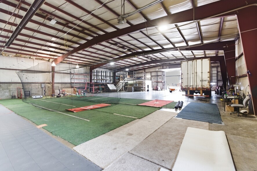 More Photos Of 119 Elizabeth Pike, Mineral Wells Industrial For Lease