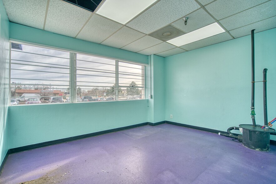 More Photos Of 555 Alter St, Broomfield Service For Lease