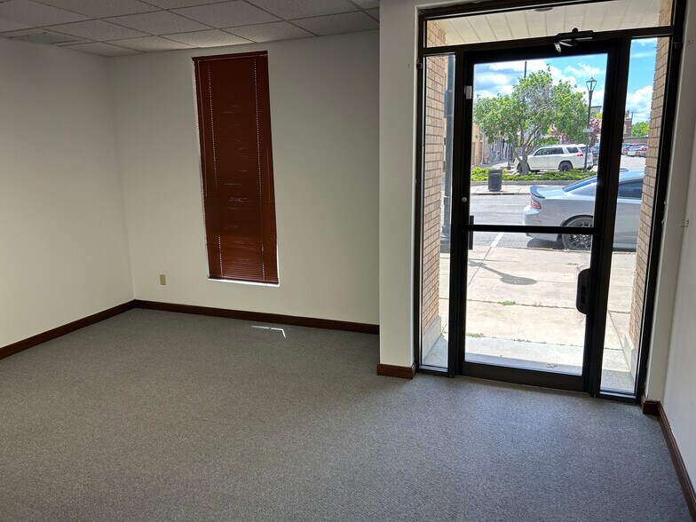 More Photos Of 110 W Walnut St, Salina Medical For Lease