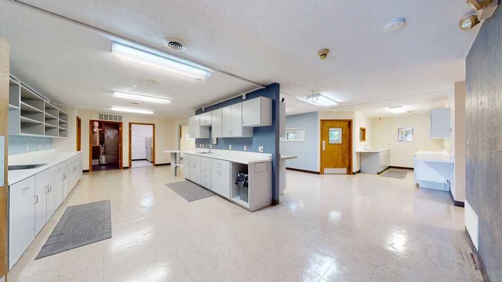 More Photos Of 12249 US Route 30, North Huntingdon Veterinarian Kennel For Sale