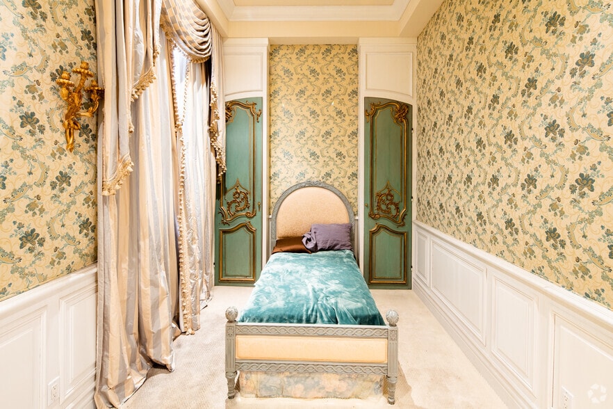 More Photos Of 1832 S Sepulveda Blvd, Los Angeles Storefront Retail Residential For Sale