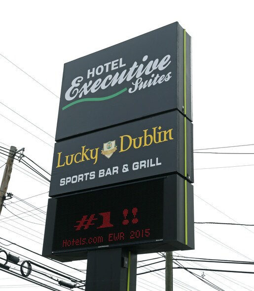 More Photos Of 30 Minue St, Carteret Hotel For Lease