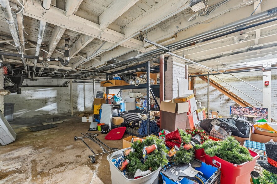 More Photos Of 89 Baldwin St, West Springfield Manufacturing For Sale