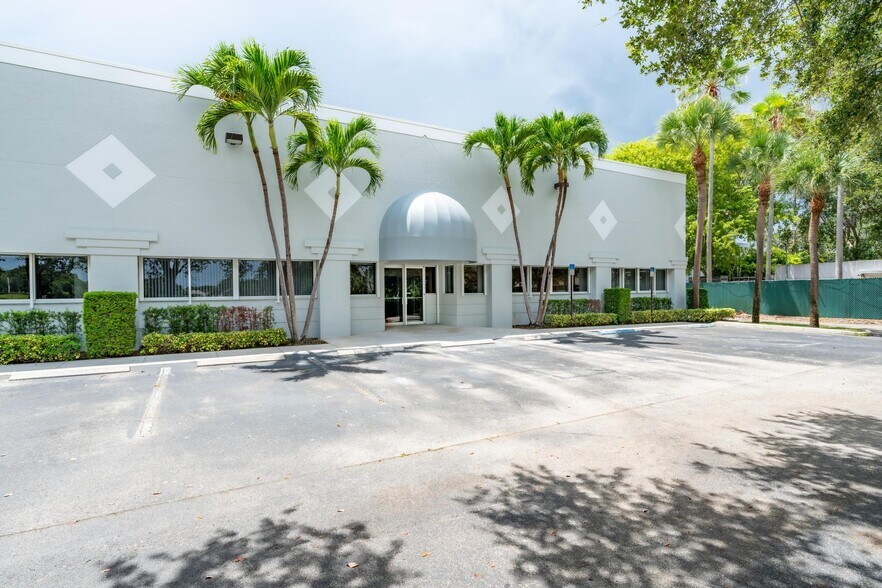 More Photos Of 6510 W Rogers Cir, Boca Raton Light Manufacturing For Sale