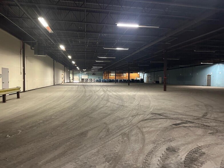 More Photos Of 55 Lathrop Road Ext, Plainfield Manufacturing For Sale