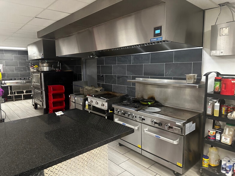 More Photos Of 250 E Interstate Highway 20, Penwell Restaurant For Sale