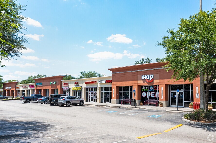 More Photos Of 1240-1270 E Brandon Blvd, Brandon Unknown For Lease