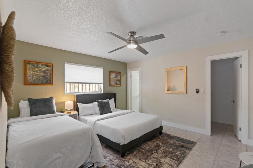 More Photos Of 1520 NE 51st St, Fort Lauderdale Apartments For Sale