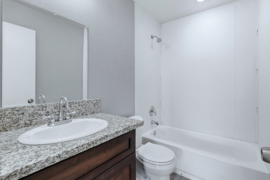 More Photos Of 521 Calcaterra Cir, Las Vegas Apartments For Sale