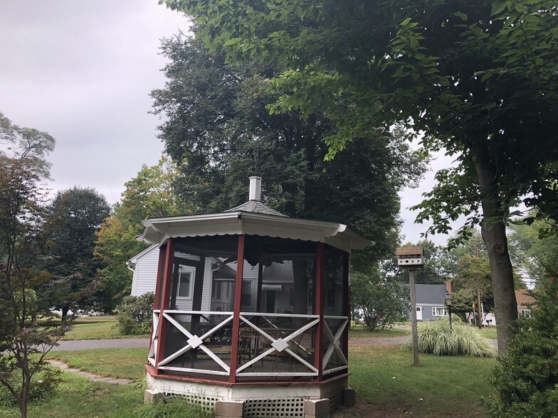 More Photos Of 465 Hills St, East Hartford Contractor Storage Yard For Sale