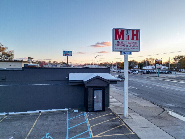 More Photos Of 24604 Van Dyke Ave, Center Line Freestanding For Lease