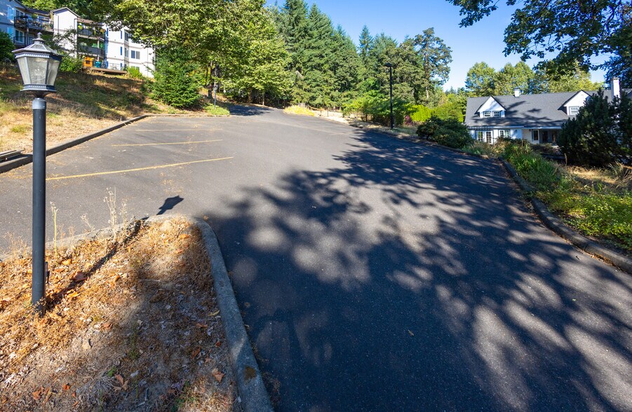 More Photos Of 20255 Willamette Dr, West Linn Specialty For Sale