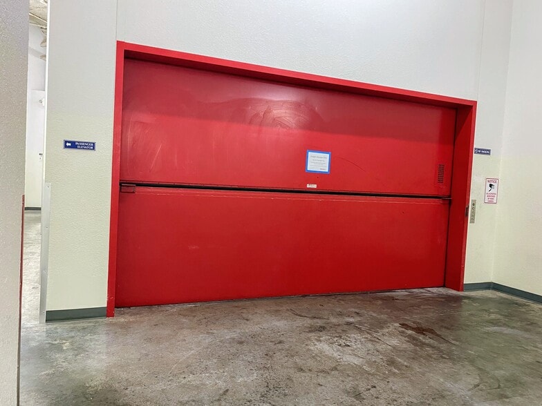 More Photos Of 1661 Tennessee St, San Francisco Light Distribution For Lease