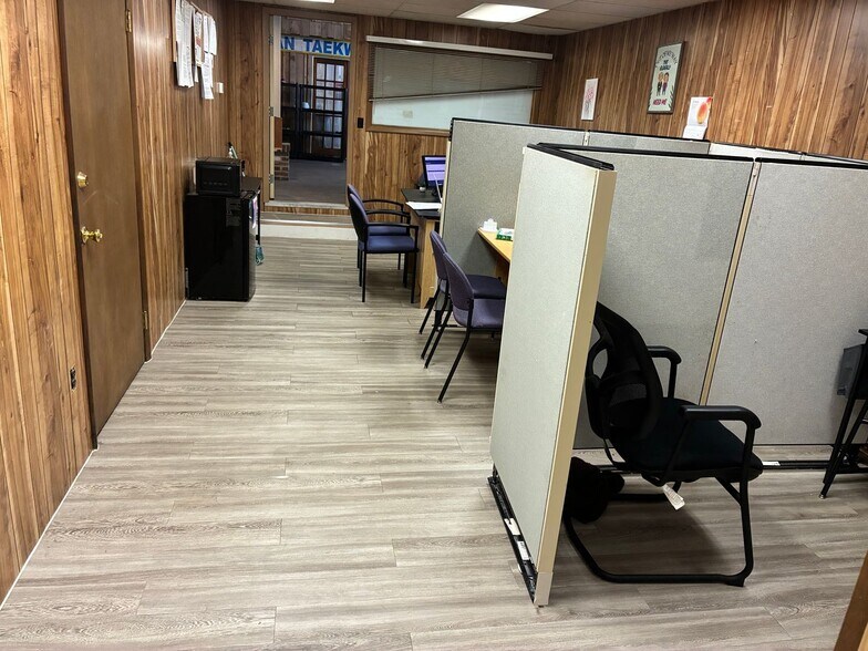 More Photos Of 208 E King St, Shippensburg Unknown For Lease