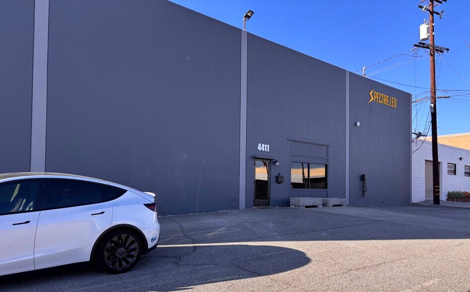 More Photos Of 4411 Rowland Ave, El Monte Distribution For Lease