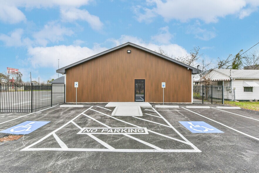 More Photos Of 4608 Nolda St, Houston Office For Lease