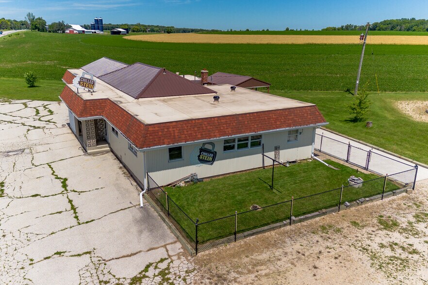 More Photos Of N2698 Highway 57, New Holstein Sports And Entertainment For Sale