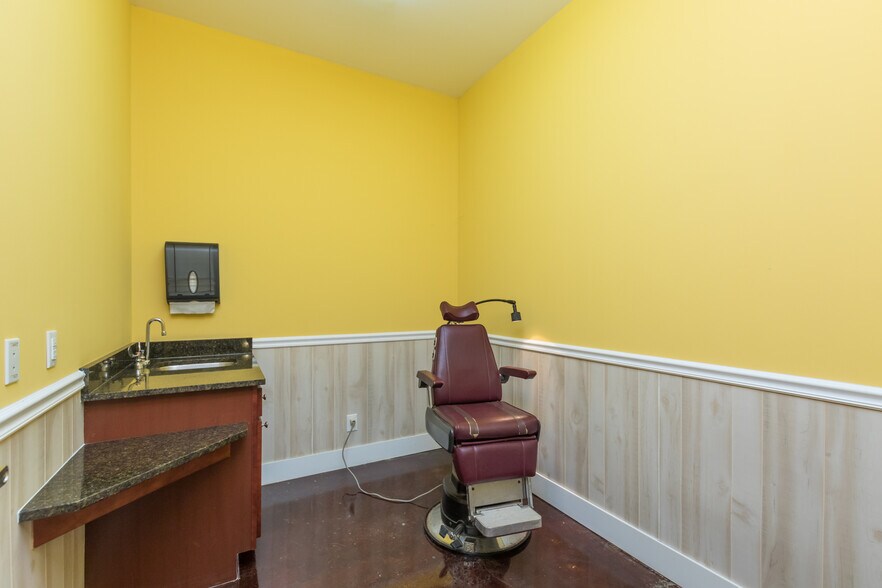 More Photos Of 100 S Greentree Ln, Foley Medical For Sale