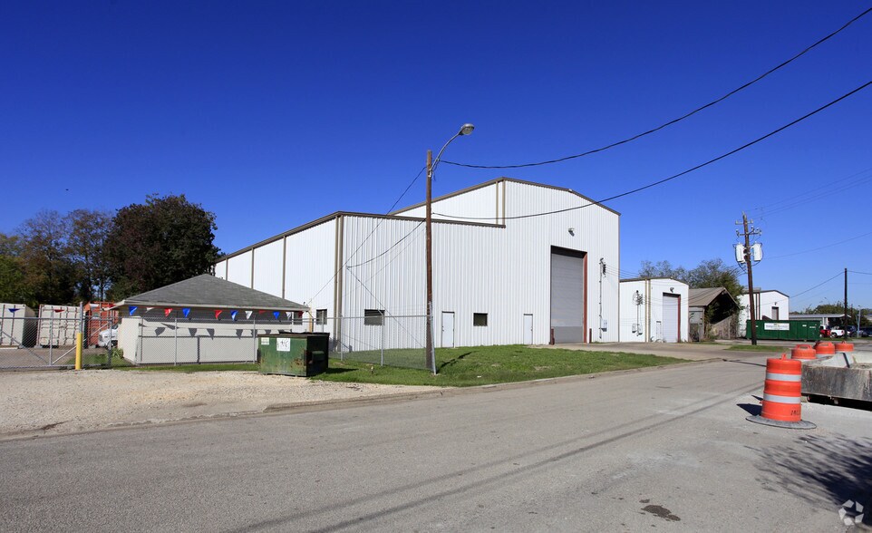 Primary Photo Of 1212 Center St, Pasadena Warehouse For Sale