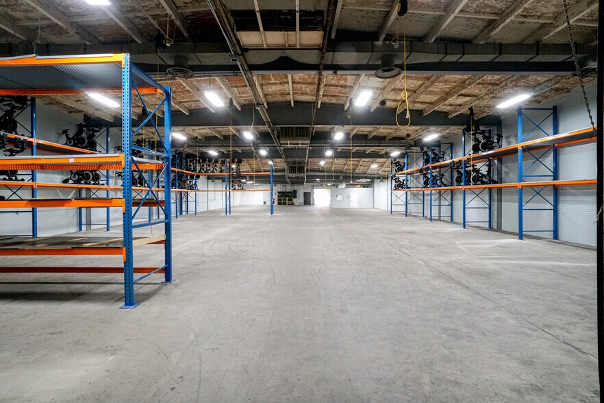 More Photos Of 13501 S Main St, Los Angeles Warehouse For Lease
