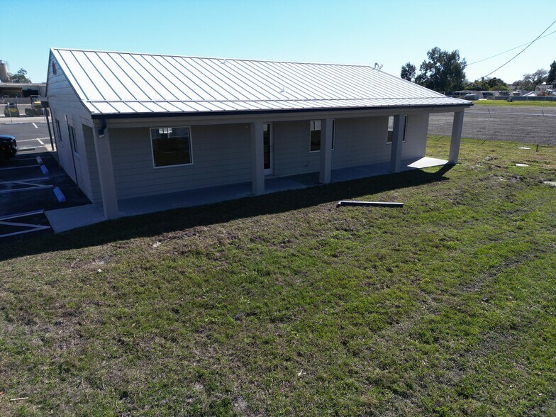 More Photos Of 321 Hennis Rd, Winter Garden Manufacturing For Lease