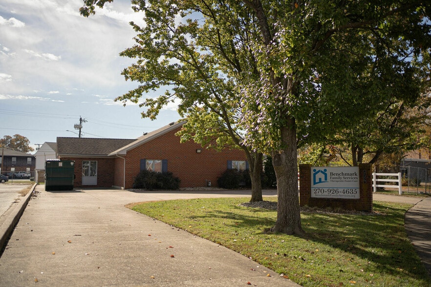 More Photos Of 726 Harvard Dr, Owensboro Office For Sale