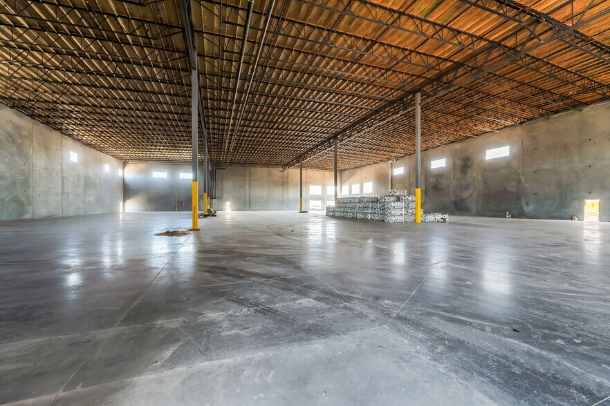 More Photos Of 21 Sunset Way, Henderson Industrial For Lease