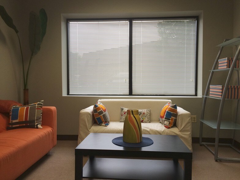 More Photos Of 8701-8739 Mylander Ln, Towson Unknown For Lease