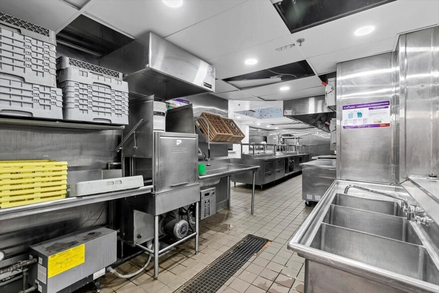 More Photos Of 99-101 Orange St, New Haven Storefront Retail Residential For Sale