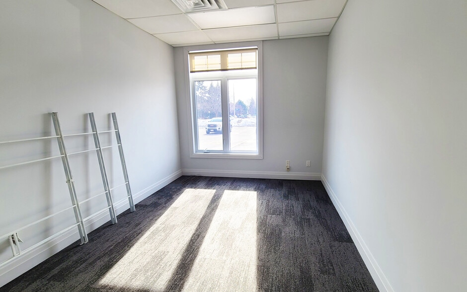 More Photos Of 92 Centrepointe Dr, Ottawa Office For Lease