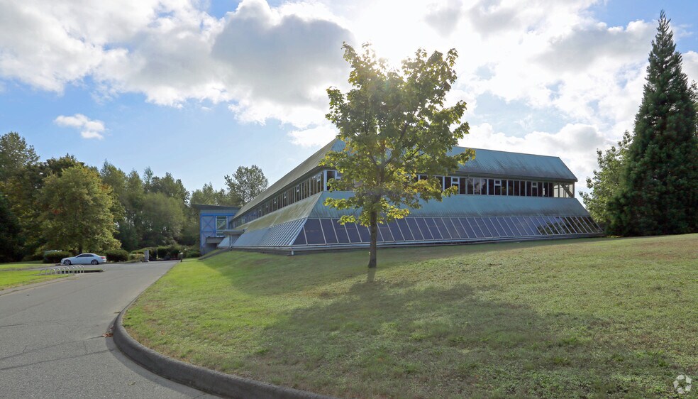 More Photos Of 9865 W Saanich Rd, North Saanich Research And Development For Lease