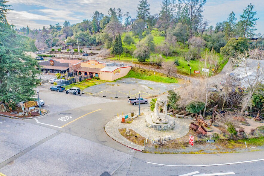 More Photos Of 216 Washington St, Auburn General Retail For Sale