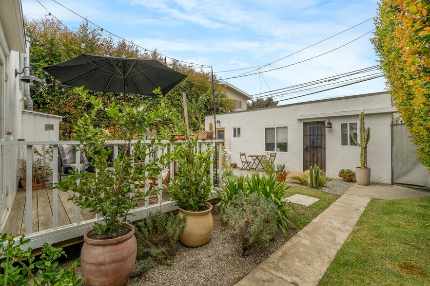 More Photos Of 705 Flower Ave, Venice Apartments For Sale