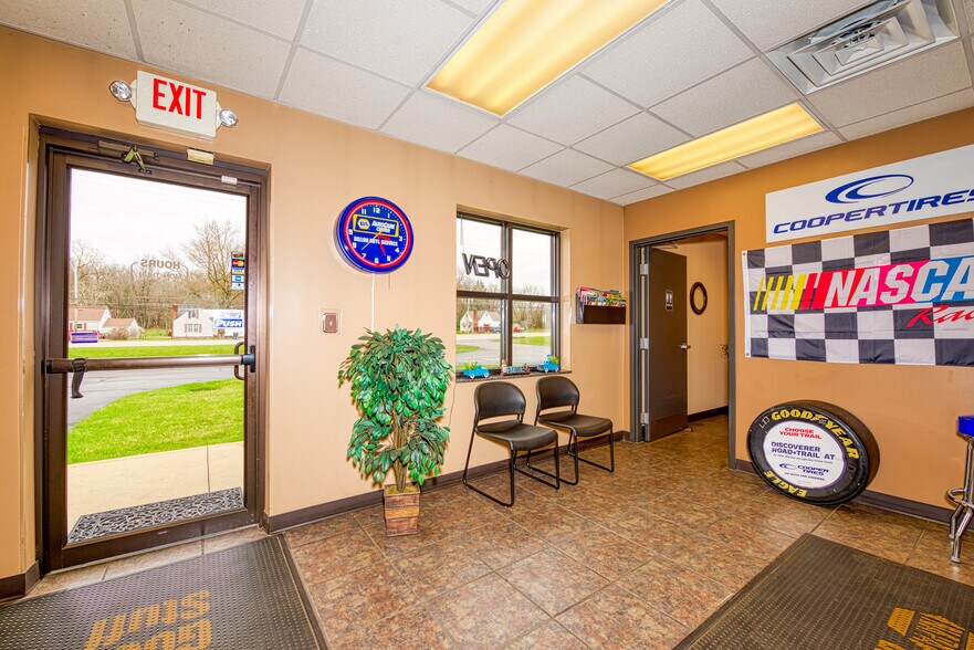 More Photos Of 5071 OH-43 Rd, Kent Auto Repair For Sale