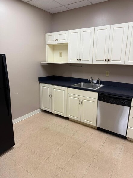 More Photos Of 1921 Whittlesey Rd, Columbus Office For Lease