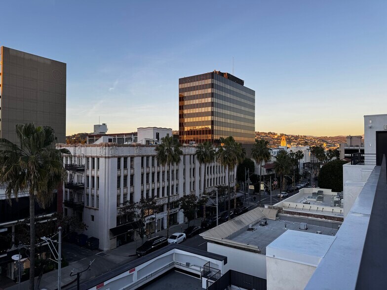 More Photos Of 9632-9648 Brighton Way, Beverly Hills Restaurant For Lease