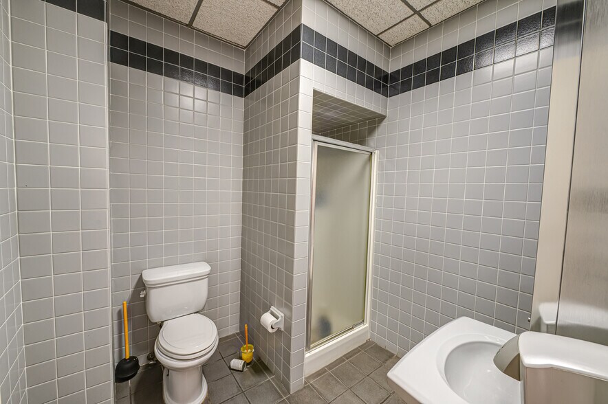 More Photos Of 1800 Ocean Ave, Ronkonkoma Light Distribution For Lease